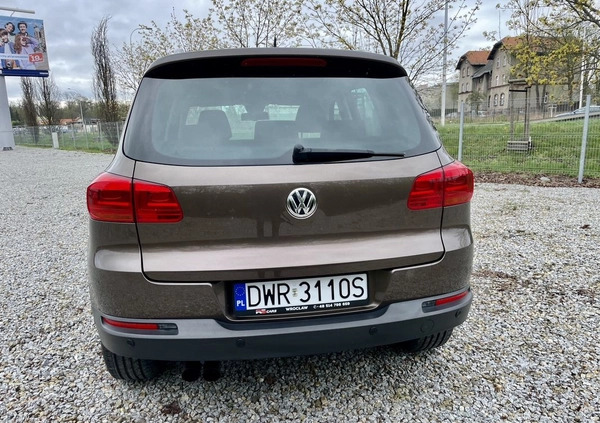 Volkswagen Tiguan cena 54900 przebieg: 153000, rok produkcji 2011 z Warka małe 379